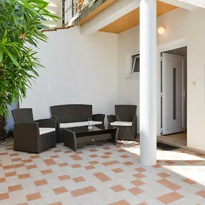 Mandic With Parking Apartman Zára
